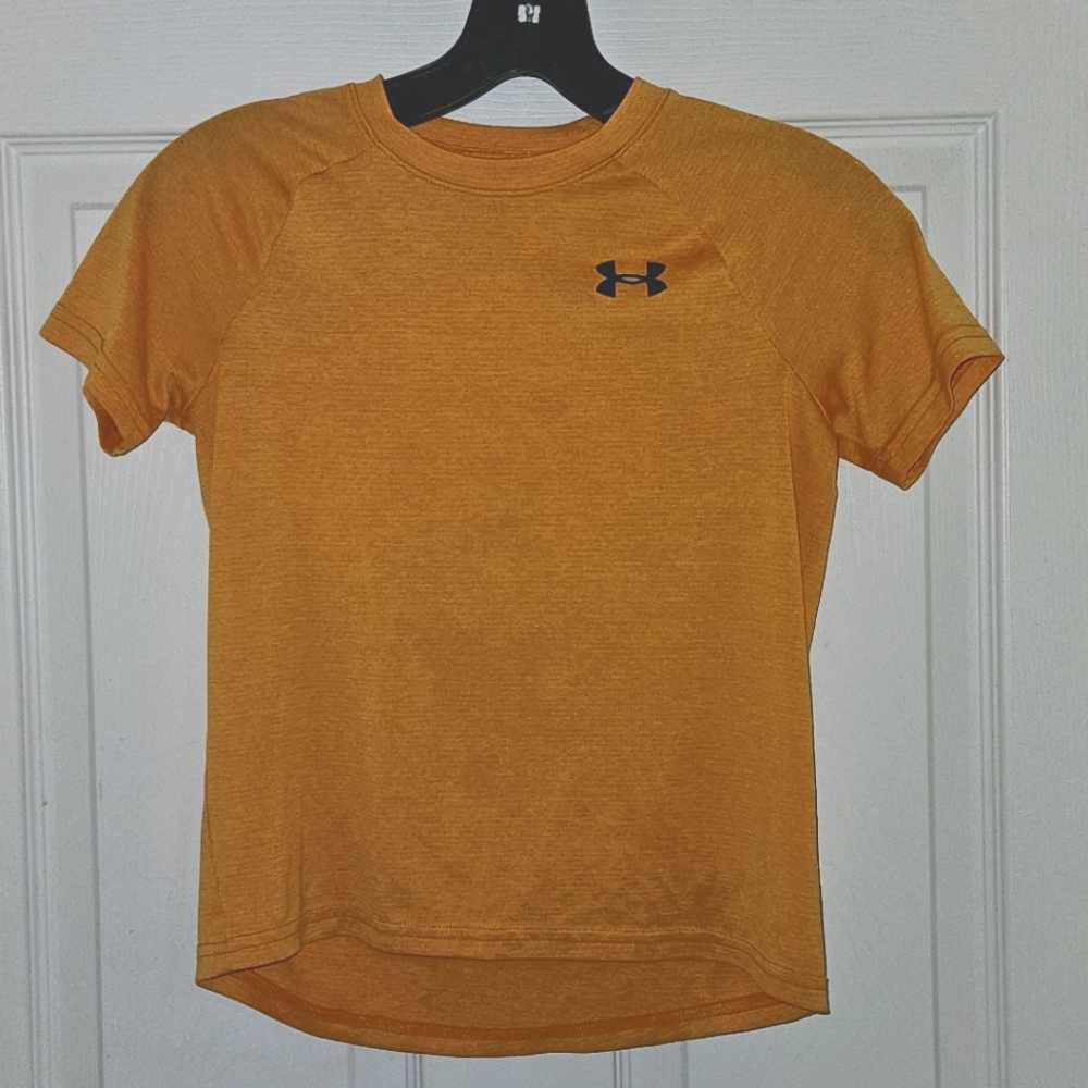 Boys Under Armour tshirt, size small